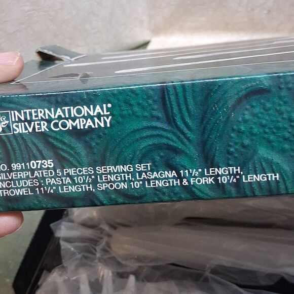 Elegant International Silver Cutlery Set - Picture 4 of 5